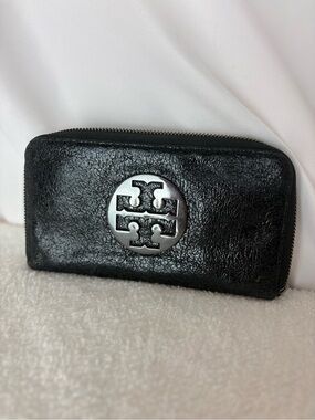 Tory Burch Black Leather Zip Wallet with Silver Logo Medallion
